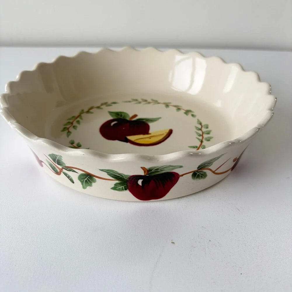 LTD Commodities Vintage Apple Ceramic Scalloped Pie Dish Baker Cream Red 9 Inch